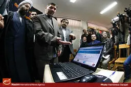 گزارش تصویری:: رونمایی از طرح دیجیتالی سازی کتابخانه ایثار و شهادت