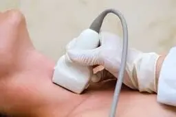 یک فوق تخصص غدد: مصرف روزانه پنج گرم نمک یددار برای پیشگیری از 