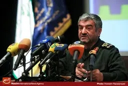 سرلشکر جعفری: عزت را نباید در بیگانگان دنبال کنیم چرا که عزت در داخل ایران است