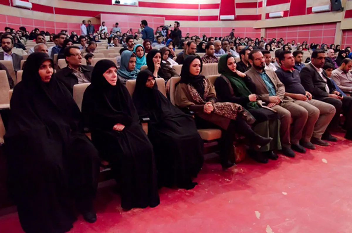 خرمشهری‌ها به تماشای "شیار ۱۴۳" نشستند