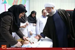 عکس خبری:: آغاز ایمن‌سازی کودکان با واکسن پنجگانه با حضور رئیس‌جمهور