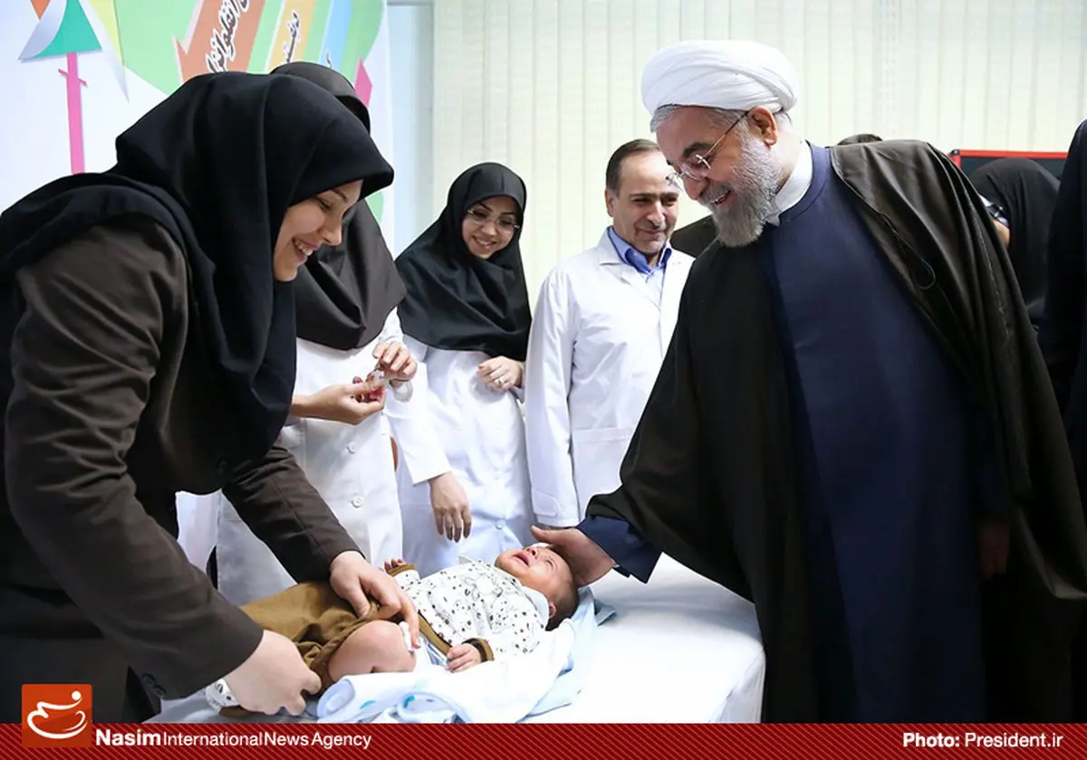 عکس خبری:: آغاز ایمن‌سازی کودکان با واکسن پنجگانه با حضور رئیس‌جمهور