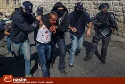 دو جوان فلسطینی به یک شهرک‌نشین صهیونیست حمله کردند