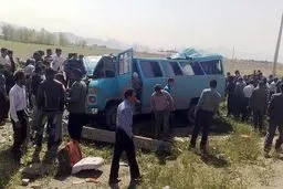 واژگونی یک دستگاه مینی‌بوس یک کشته و ۱۶ مصدوم برجای گذاشت