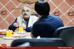 اقبال واحدی، مجری باسابقه تلویزیون در «نسیم» حضور یافت