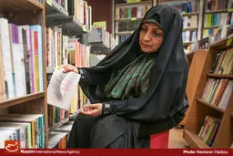 گزارش تصویری:: حضور اهالی فرهنگ و هنر در کتابفروشی‌ها