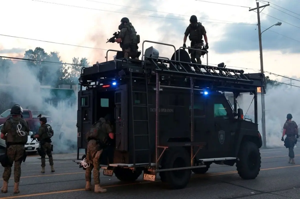 ۲۲۰۰ نیروی گارد ملی در فرگوسن مستقر می‌شوند