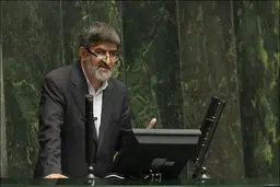 مطهری: فرهادی فتنه گر  و از اعضای حزب مشارکت است