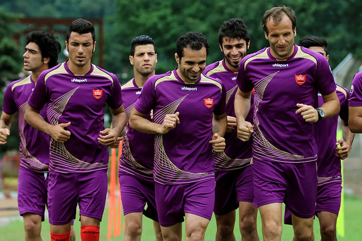 زمان دیدار گل‌گهر و پرسپولیس تغییر کرد