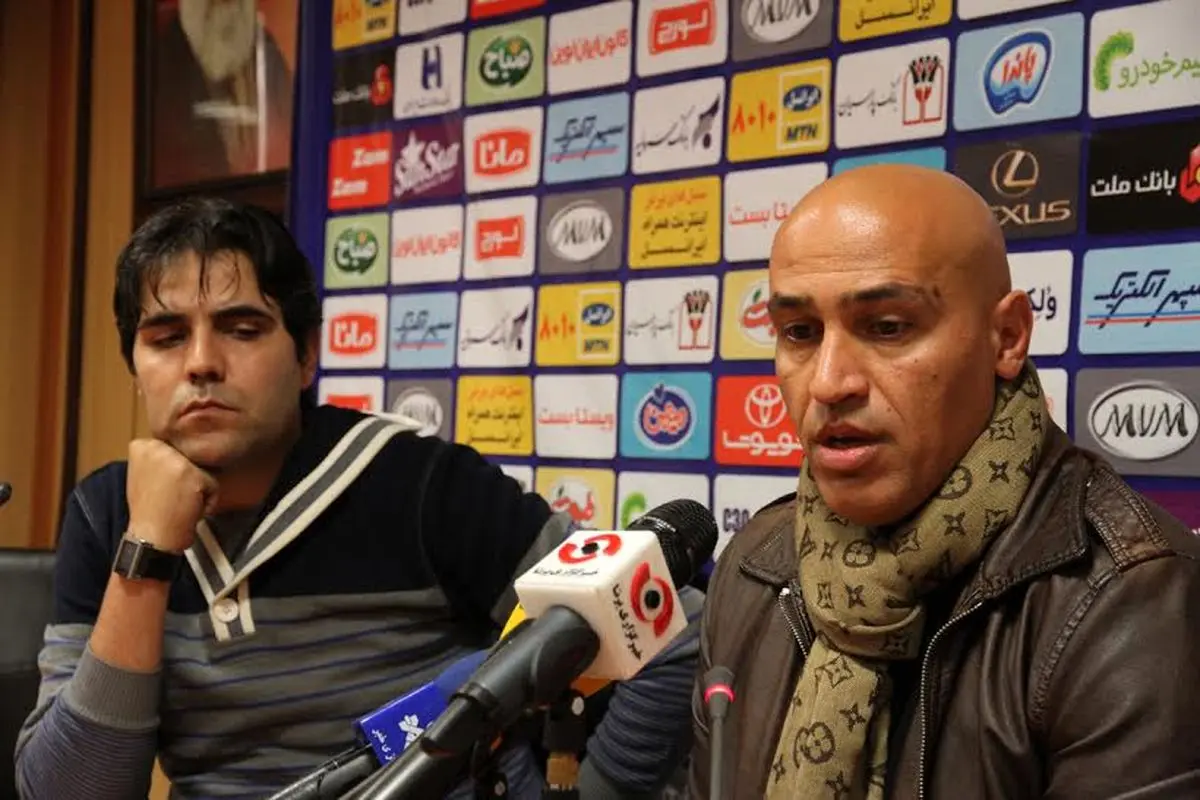 سرمربی نفت در نشست خبری حاضر نشد