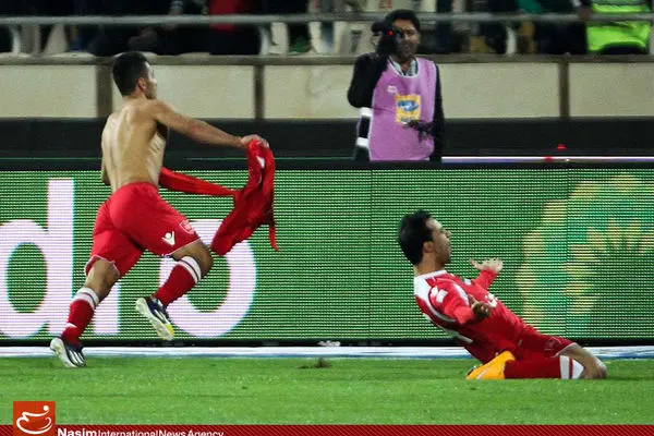 پرسپولیس به سختی از سد گل‌گهر ۱۰ نفره گذشت