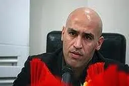 علیرضا منصوریان: از نفت یاد گرفته‌ام که در سکوت کارم را پیش ببرم