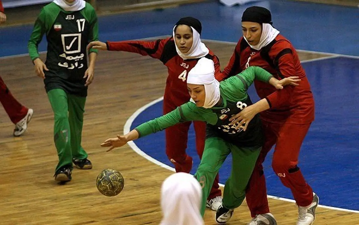 تیم ثامن‌الحجج سبزوار با غلبه بر ذوب‌آهن، قهرمان نیم فصل لیگ برتر هندبال بانوان شد