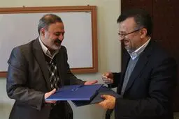 رئیس فدراسیون والیبال و مدیرعامل بنیاد سینمایی فارابی تفاهم‌نامه ساخت فیلم امضا کردند