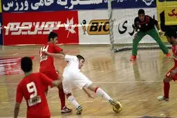 سرمربی تیم ملی روسیه: بازی در برابر تیم قدرتمند ایران برای روسیه مفید است