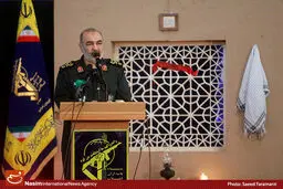 سردار سلامی: انقلاب از گذرگاه حوادث بزرگ عبور کرده است