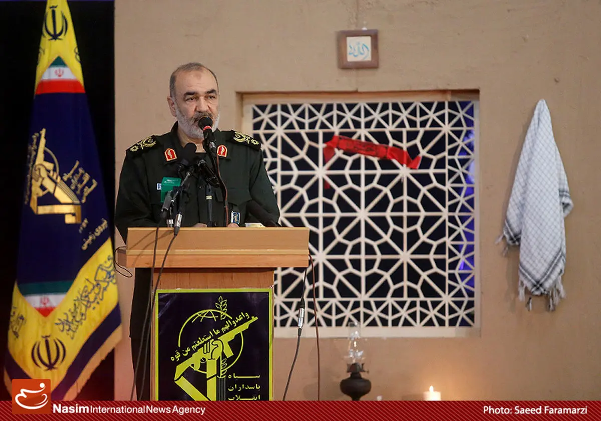 سردار سلامی: انقلاب از گذرگاه حوادث بزرگ عبور کرده است