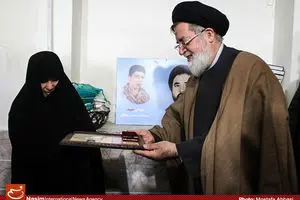 عکس خبری:: دیدار رئیس بنیاد شهید و امور ایثارگران با خانواده شهدا و ایثارگران مشهد
