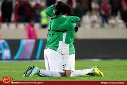 گزارش تصویری:: دیدار تیم‌های فوتبال پرسپولیس و ذوب‌آهن