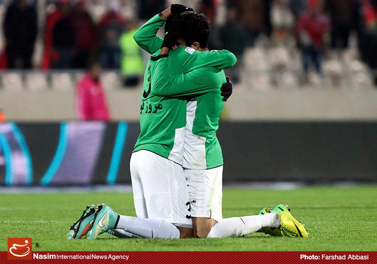 گزارش تصویری:: دیدار تیم‌های فوتبال پرسپولیس و ذوب‌آهن