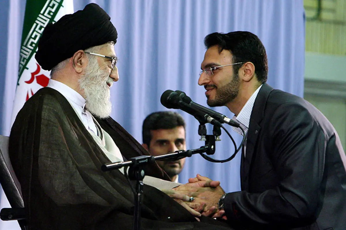 فیلم:: تیزرهای مستند "یک واحد انقلاب، پای درس استاد"