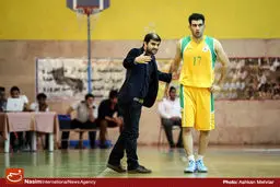 سرمربی بسکتبال پالایش نفت آبادان: برابر پتروشیمی بدون ترس بازی می‌کنیم
