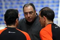 سرمربی بسکتبال پمینا اصفهان: صنایع پتروشیمی ماهشهر همانند یک مار زخمی است