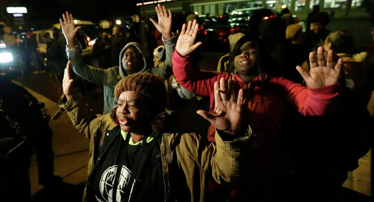 معترضان یکی از خیابان‌‌های اصلی شهر واشنگتن را بستند