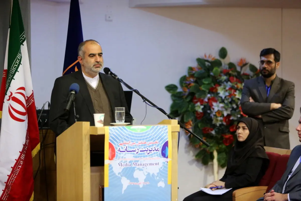 حسام‌الدین آشنا: به جای صحبت از تاثیر ایدز بر جامعه، باید از تاثیر جامعه بر ایدز سخن بگوییم