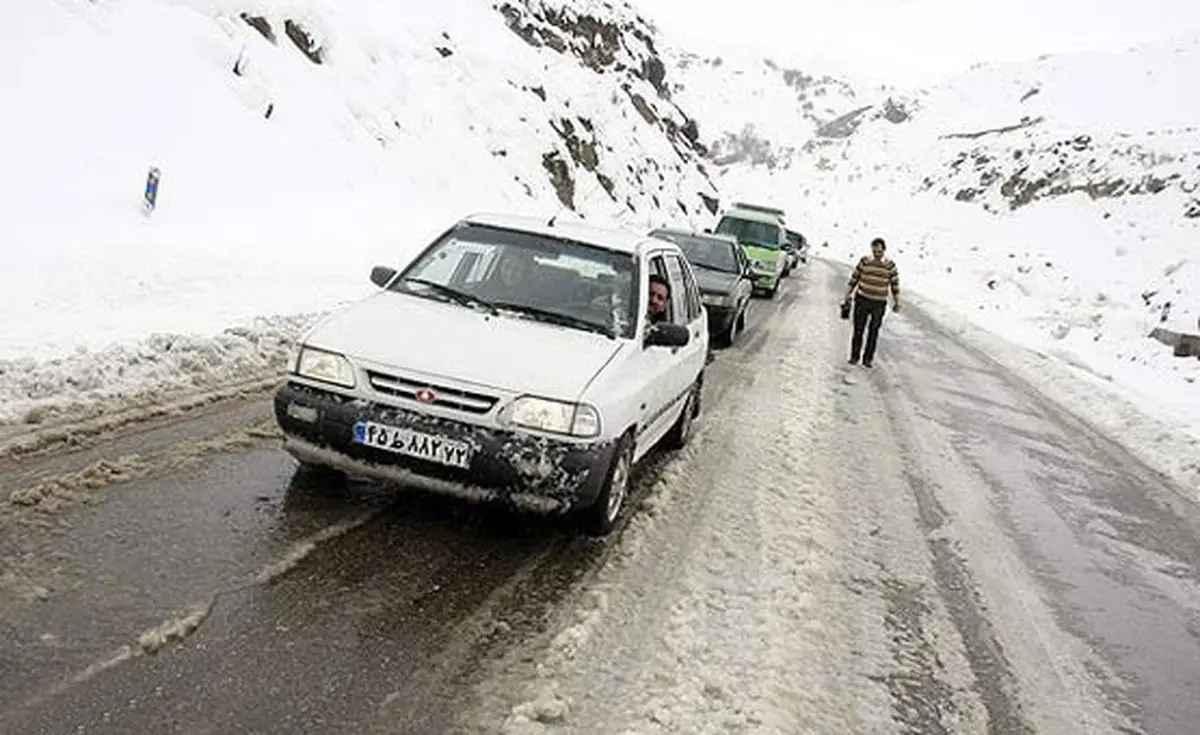 محورهای پنج استان کشور با بارش برف و باران همراه شد