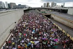 مخالفان دولت برزیل شب گذشته در سائوپائولو تظاهرات کردند