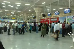 ۴۰۰ زائر در فرودگاه امام خمینی (ره) سرگردان شدند