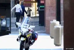 منابع خبری: پلیس استرالیا به هویت گروگانگیر کافه سیدنی پی برده است