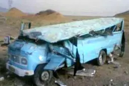 برخورد مینی‌بوس و سواری پژو در کرمانشاه ۲۱ مجروح برجا گذاشت