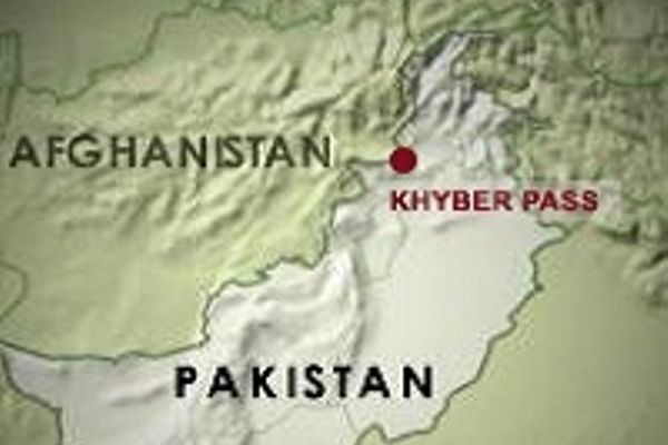 مقامات ولایت شمال غربی پاکستان از حمله ۱۰ فرد مسلح به این منطقه خبر دادند