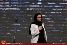 تصویر مریلا زارعی بر جلد رمان 