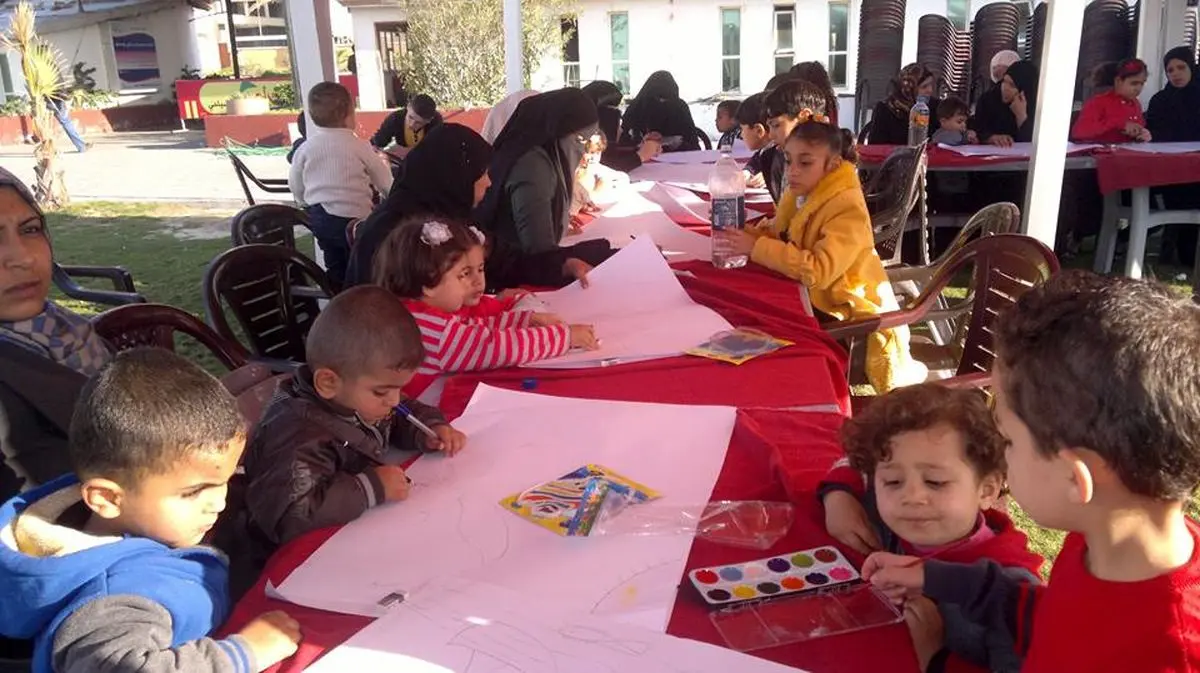 کودکان غزه با جملاتی زیبا نقاشی‌هایشان را به مردم ایران اهدا کردند