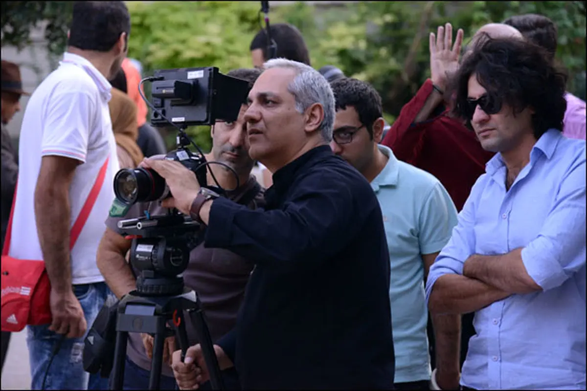 سریال مهران مدیری ۲۰ روز متوقف شد؛ فیلمنامه تغییر می‌کند