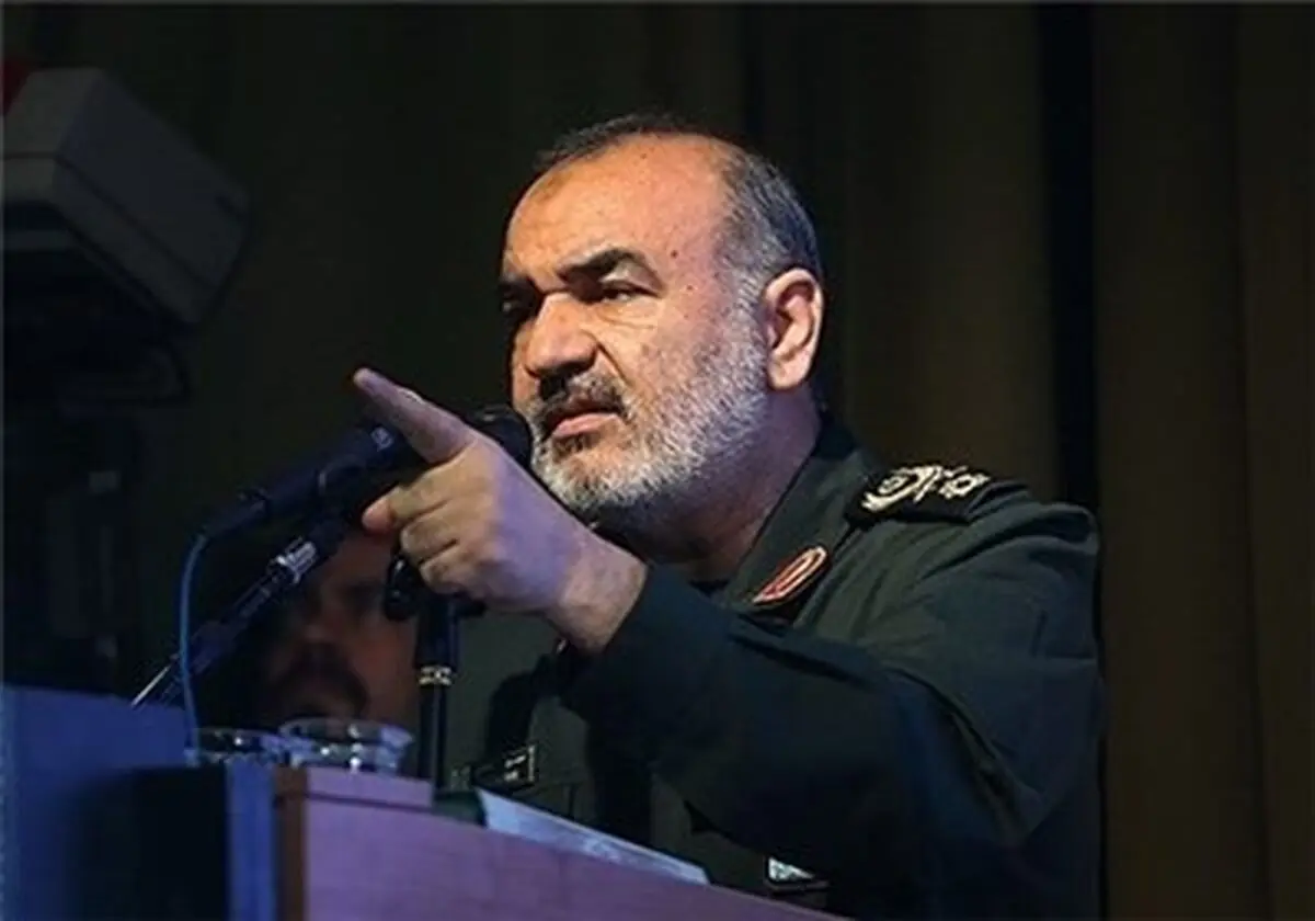 سردار سلامی: ناوهای هواپیمابر دشمن را با موشک‌های فراصوت می‌توانیم هدف قرار دهیم‌