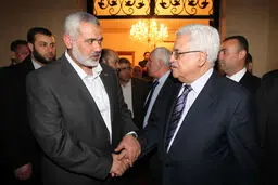 اسماعیل هنیه با محمود عباس، تلفنی گفتگو کرد