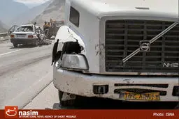 انسداد شمال به جنوب اتوبان مدرس به دلیل واژگونی کامیون رفع شد