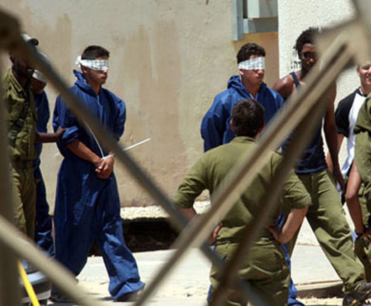۱۰۰ اسیر فلسطینی در اعتراض به حبس‌های انفرادی دست به اعتصاب غذا زدند