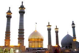 پرچم گنبد حرم حضرت معصومه(س) به عتبات حضرت زینب(س) و حضرت رقیه(س) اهدا شد
