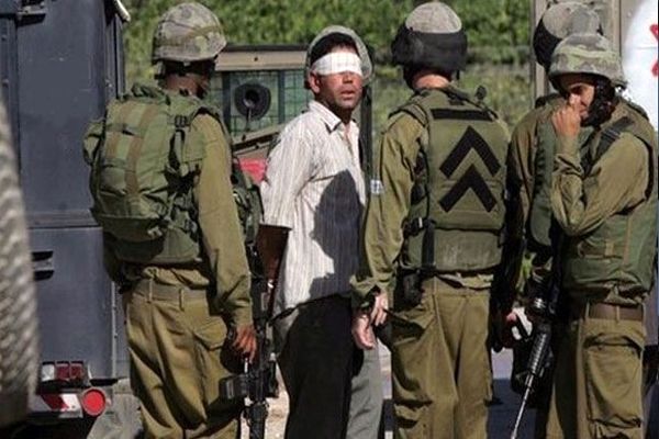 فلسطینیان ساکن کرانه باختری با نظامیان صهیونیست درگیر شدند