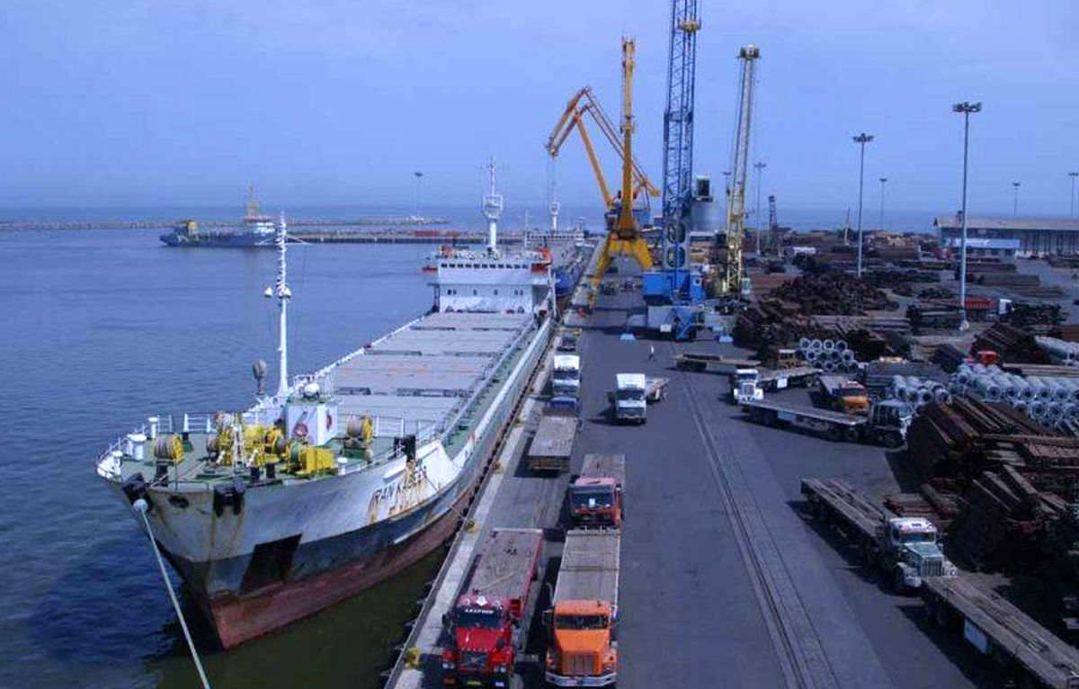 "توسعه صنایع دریایی بنادر سیستان و بلوچستان در دستور کار است"
