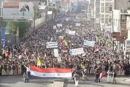هزاران یمنی در اعتراض به مواضع و تحرکات آمریکا علیه سوریه تظاهرات کردند