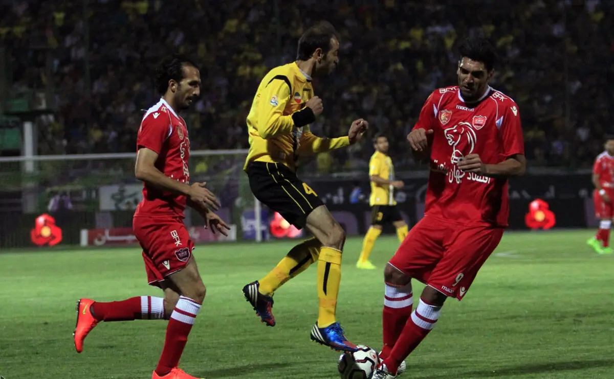 رضا حقیقی: طلبم را بدهند، در پرسپولیس می‌مانم