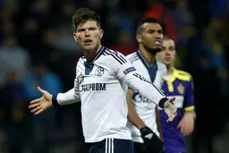 مهاجم هلندی شالکه قرارداد خود را تمدید کرد