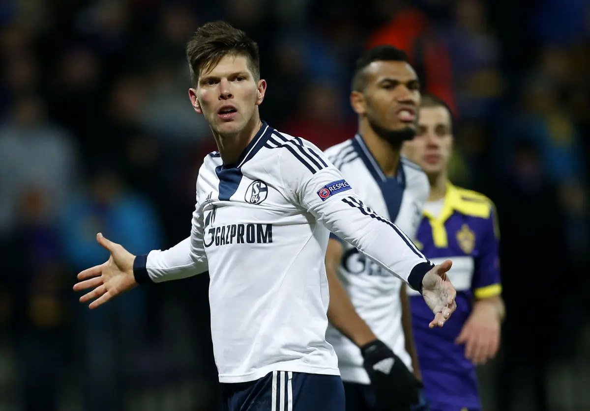 مهاجم هلندی شالکه قرارداد خود را تمدید کرد