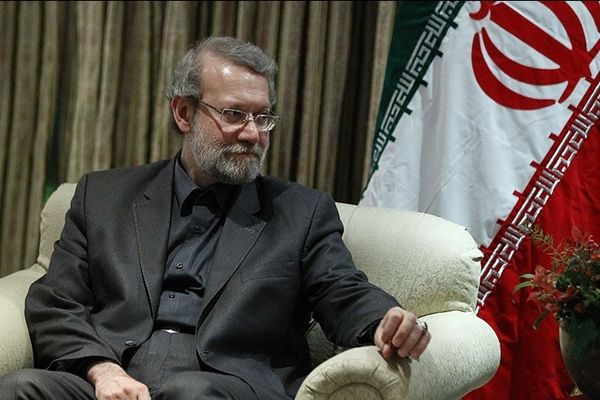 لاریجانی: مساله ریزگرد‌ها و گسترش بیایان‌های ایران و عراق باید مورد توجه قرار گیرد